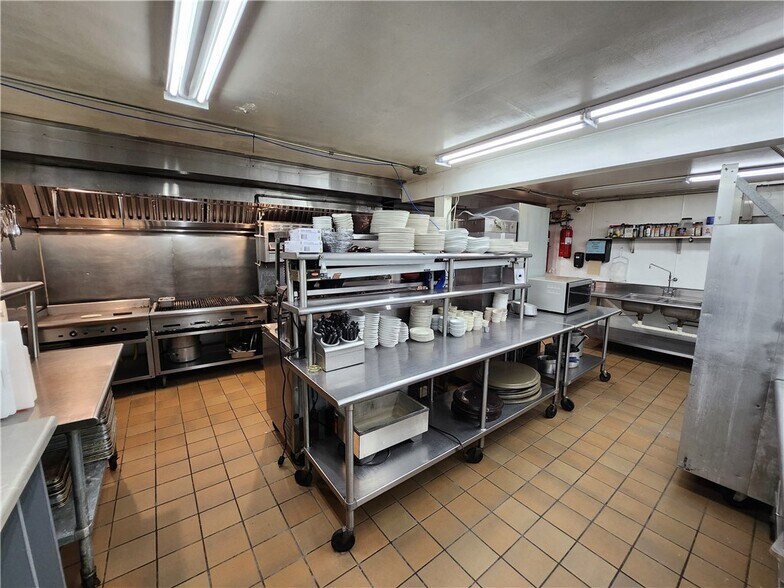 More Photos Of 2855 29th Ave, Birchwood Restaurant For Sale