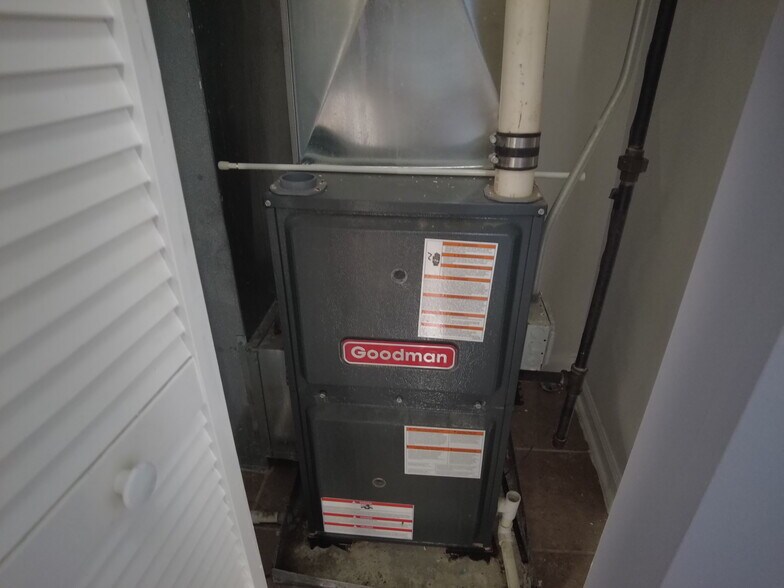 More Photos Of 6400 S Fairfield Ave, Chicago Apartments For Sale