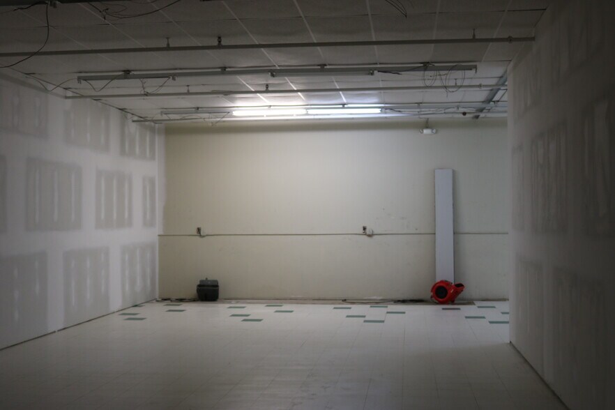 More Photos Of 6000 Lakeshore Rd, Fort Gratiot Unknown For Lease