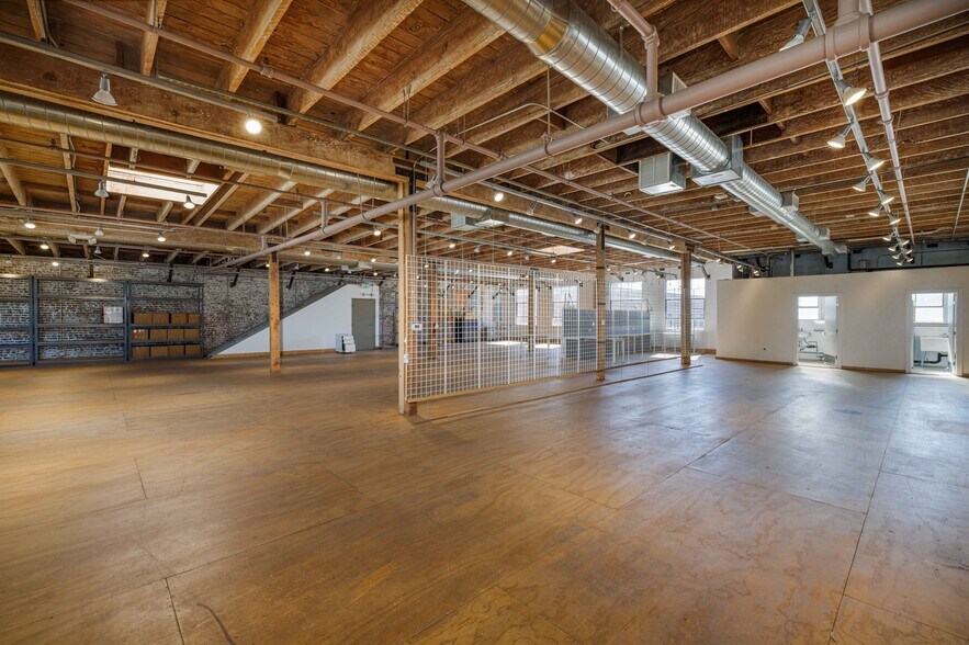 More Photos Of 421-427 Colyton St, Los Angeles Manufacturing For Sale