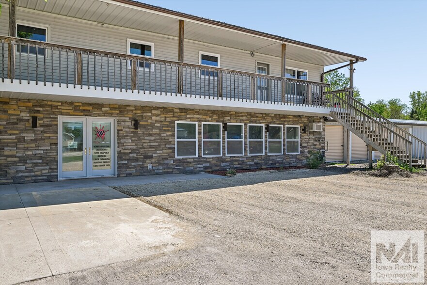 More Photos Of 520 Franklin St, Center Point Industrial For Sale