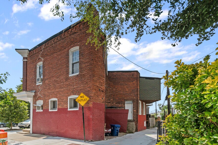 More Photos Of 200 W Lorraine Ave, Baltimore Storefront Retail Residential For Sale