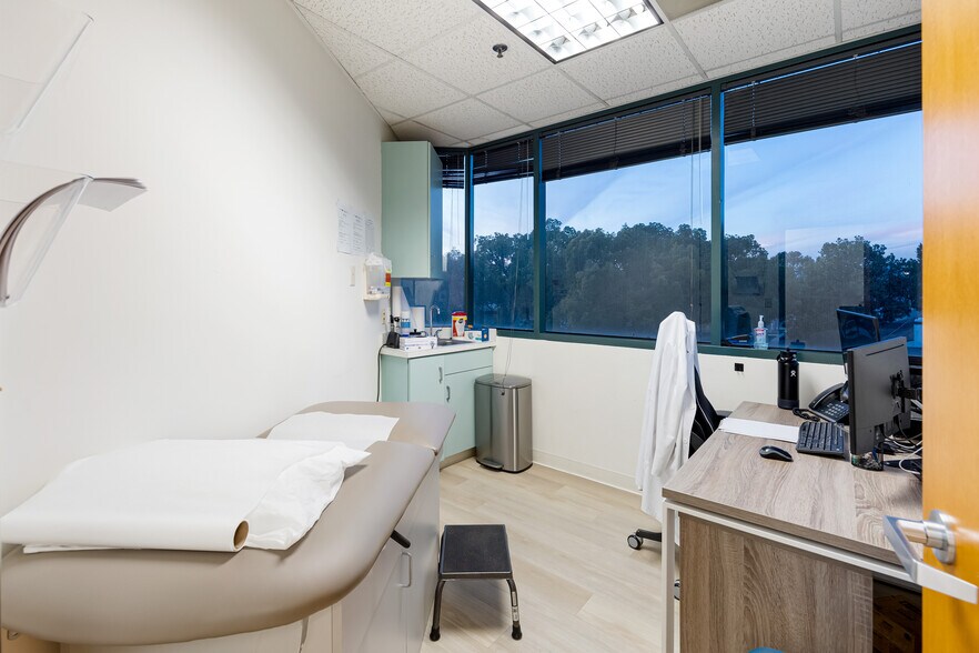 More Photos Of 2031 W Alameda Ave, Burbank Medical For Lease