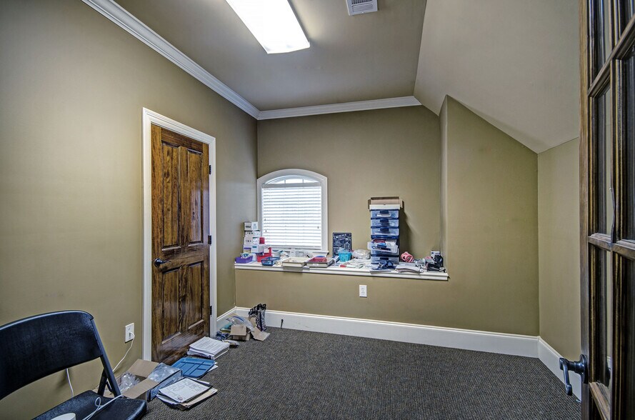 More Photos Of 1237 Highway 35, Forest Medical For Sale