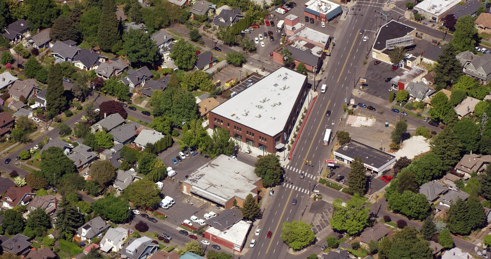 More Photos Of 5035 NE Sandy Blvd, Portland Storefront Retail Office For Lease