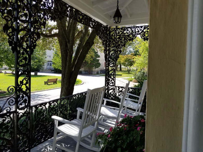 More Photos Of 2275 Bridge St, Philadelphia Office Residential For Sale