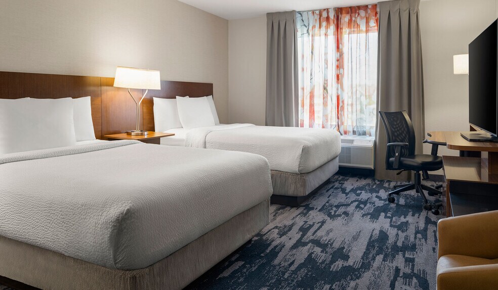 More Photos Of 10495 Crosspoint Blvd, Indianapolis Hotel For Sale
