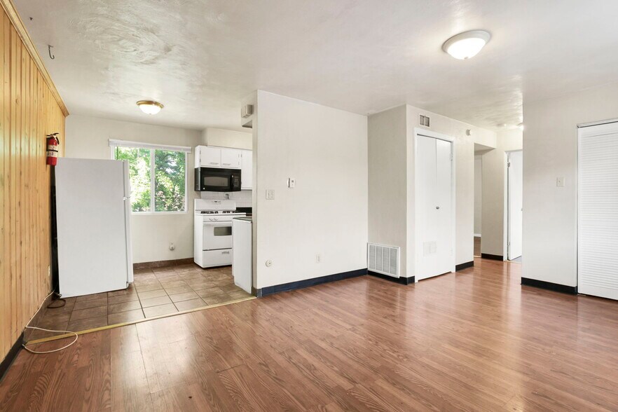 More Photos Of 27 W 8th Ave, Columbus Apartments For Sale