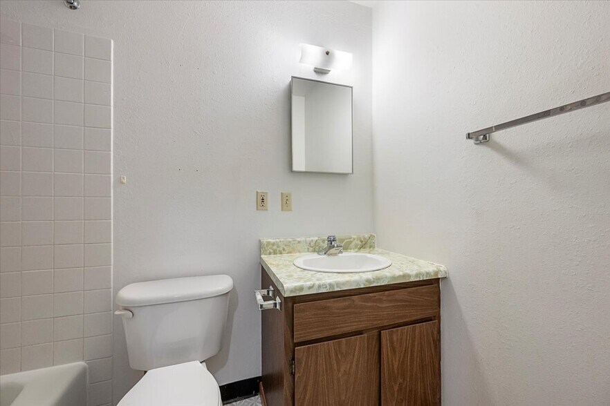 More Photos Of 300 Aspen Drive, Lead Apartments For Sale