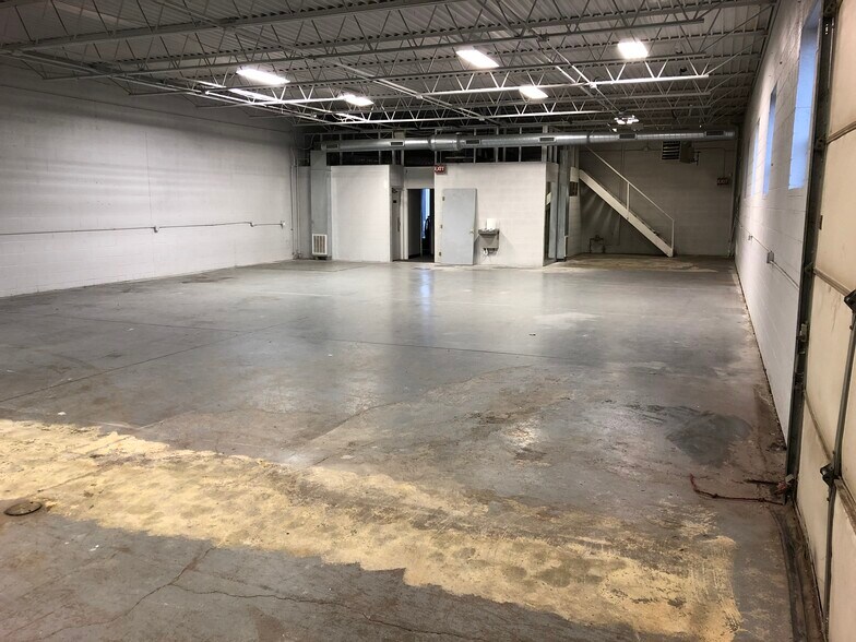 More Photos Of 1215-1231 Wheaton Dr, Troy Warehouse For Sale