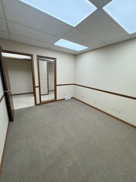 More Photos Of 105 5th St SE, Barberton Medical For Sale