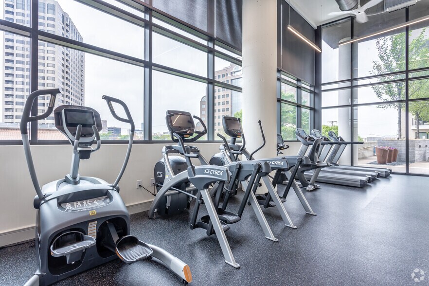 More Photos Of 3200 McKinney Ave, Dallas Multifamily For Sale