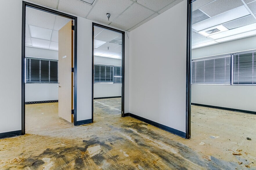 More Photos Of 2350 Valley View Ln, Dallas Loft Creative Space For Lease