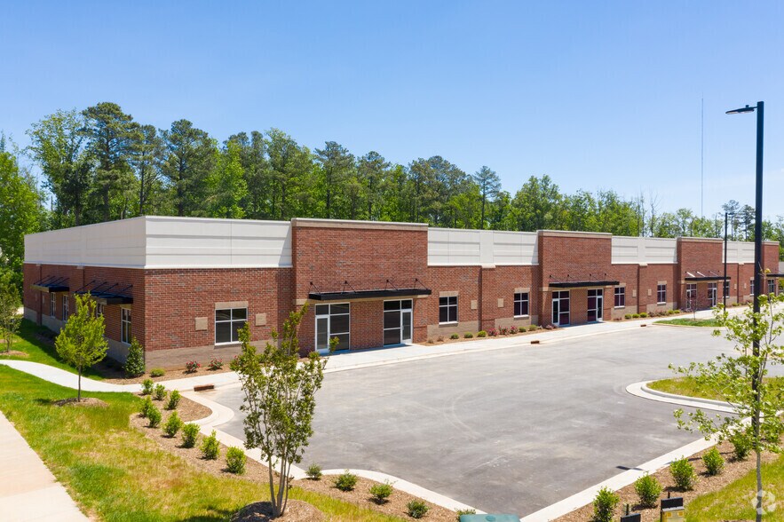 More Photos Of 2041-2053 Energy Dr, Apex Light Manufacturing For Lease