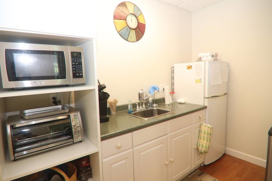 More Photos Of 8441 Belair Rd, Nottingham Medical For Lease