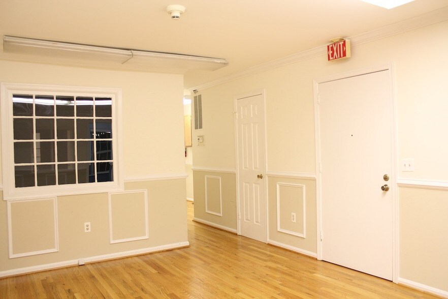 More Photos Of 11303-11327 Amherst Ave, Wheaton Office Residential For Sale
