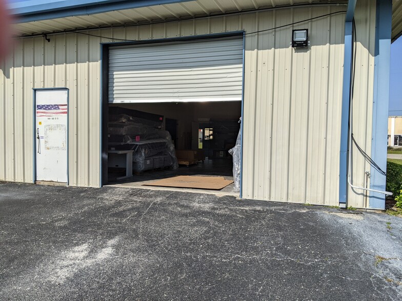 More Photos Of 23330 Harborview Rd, Port Charlotte Flex For Sale