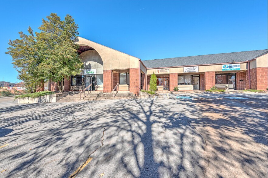 More Photos Of 4083 N Shiloh Dr, Fayetteville Office For Sale