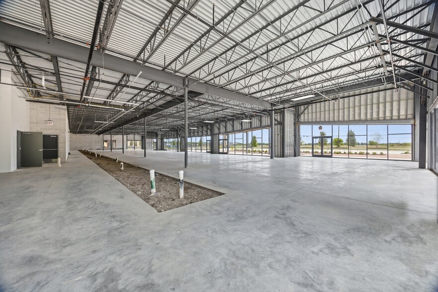 More Photos Of 7710 FM 521, Rosharon Storefront For Lease