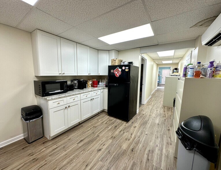 More Photos Of 3275 Newport Hwy, Sevierville Flex For Sale