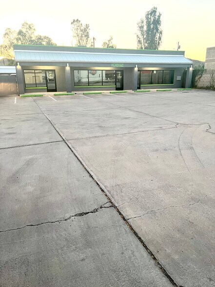 More Photos Of 10812 N Cave Creek Rd, Phoenix Storefront For Lease