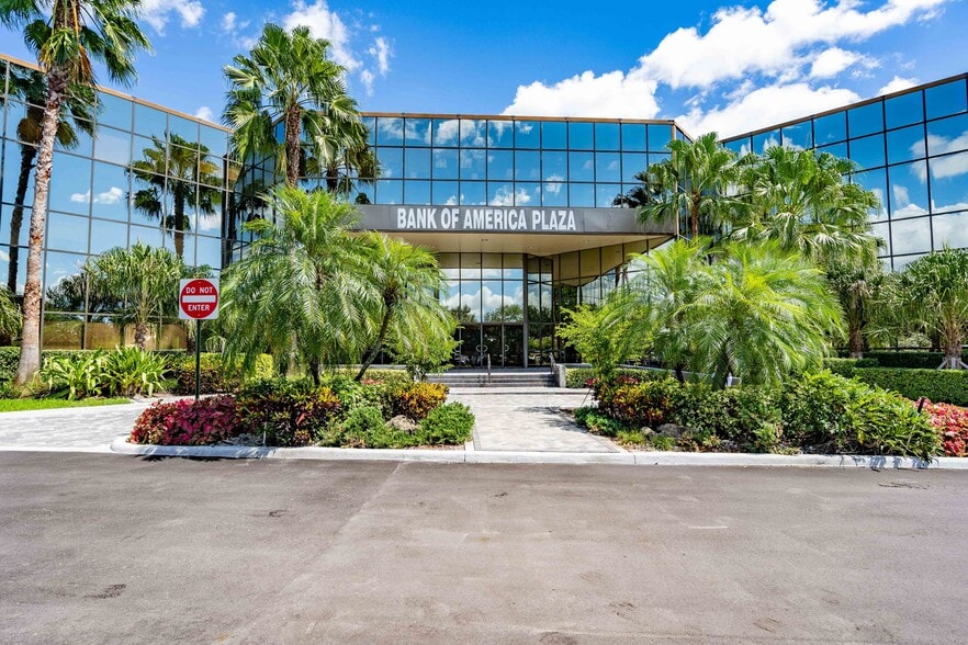 More Photos Of 1776 N Pine Island Rd, Plantation Office For Lease