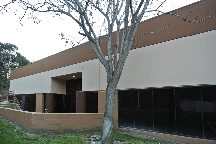 More Photos Of 11421 W Bernardo Ct, San Diego Light Manufacturing For Lease