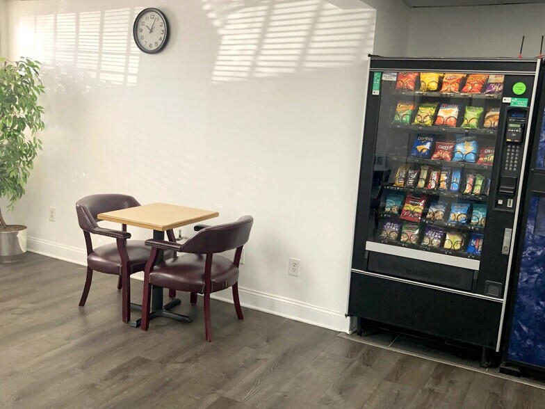 More Photos Of 228-230 W Jersey St, Elizabeth Medical For Lease