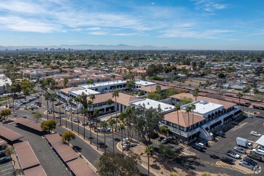 More Photos Of 7600 N 15th St, Phoenix Office For Lease