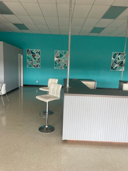 More Photos Of 2124 S Highway 501, Marion Auto Dealership For Lease