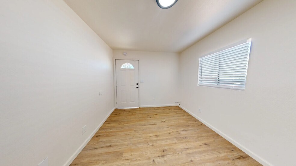 More Photos Of 2715 Twin View Blvd, Shasta Lake Multifamily For Sale