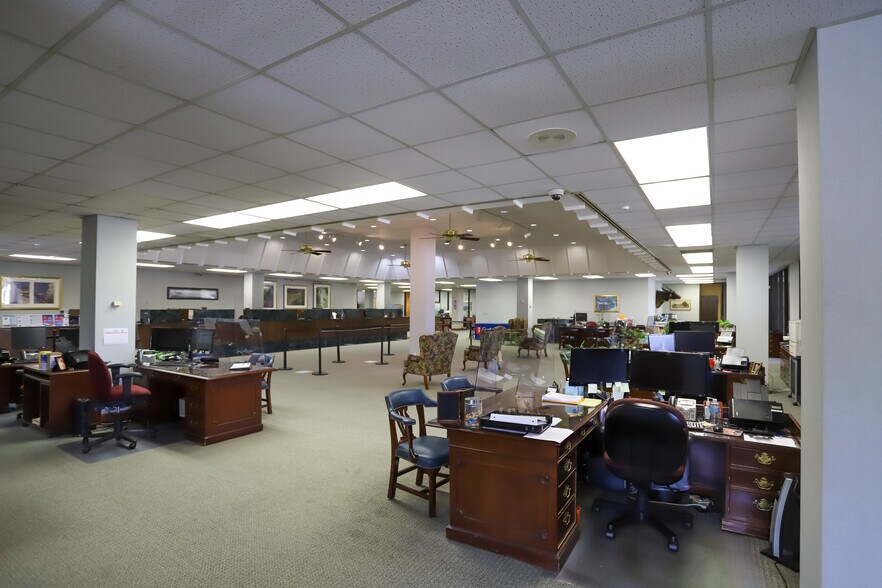 More Photos Of 2011 Texoma Pky, Sherman Office For Lease