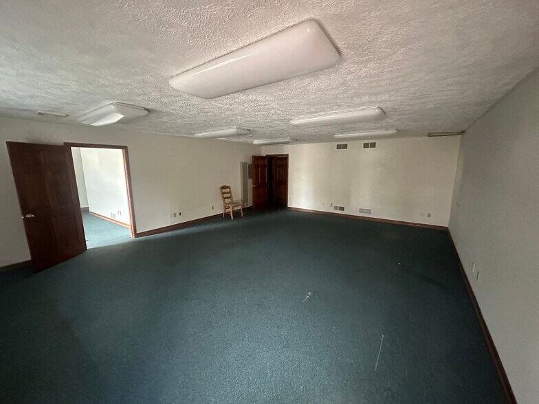 More Photos Of 227 Rockdale Rd, Follansbee Office For Lease
