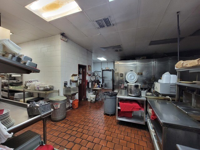 More Photos Of 1180 Roosevelt Rd, Glen Ellyn Restaurant For Lease