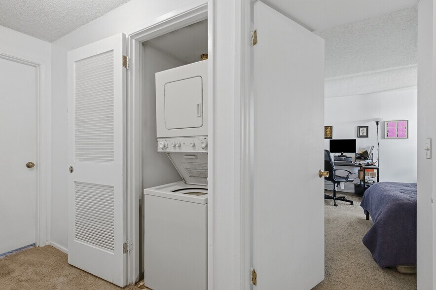 More Photos Of 3600 25th Ave W, Seattle Apartments For Sale