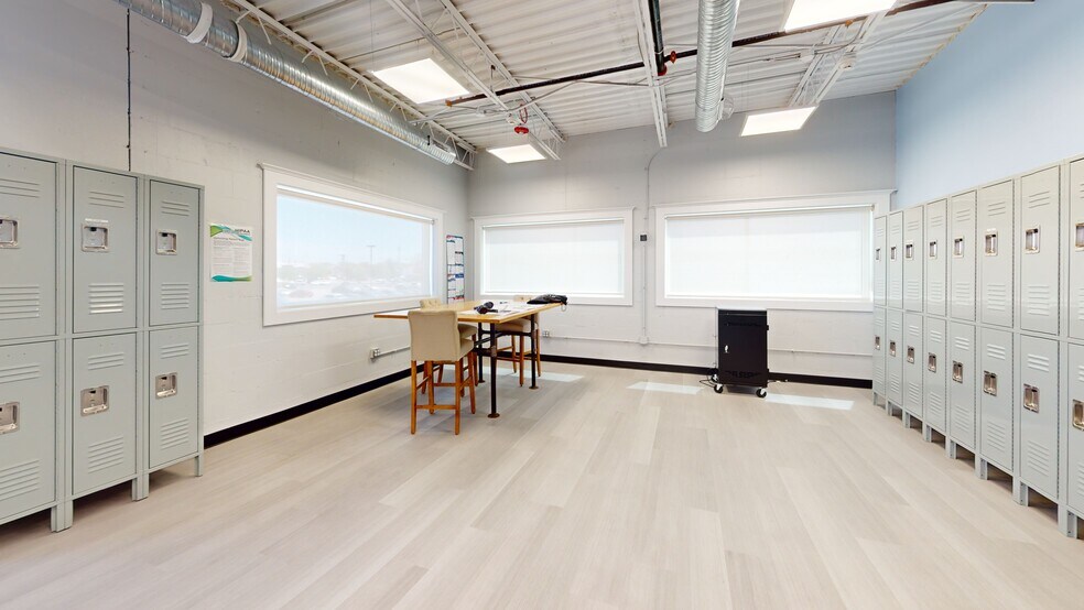 More Photos Of 6161 N Hillside Ave, Indianapolis Loft Creative Space For Lease