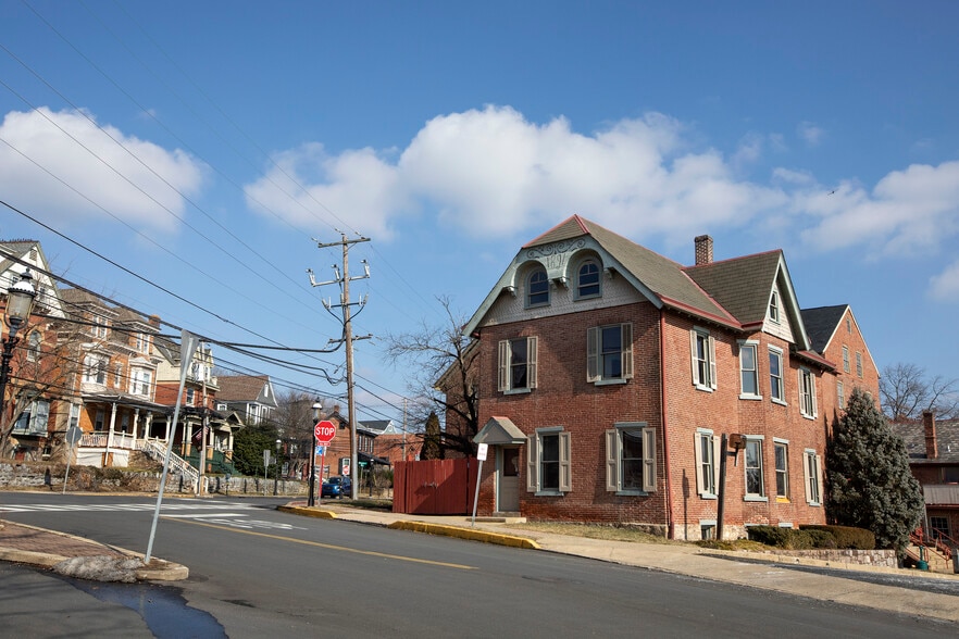 More Photos Of 100 S Main St, Doylestown Office For Lease