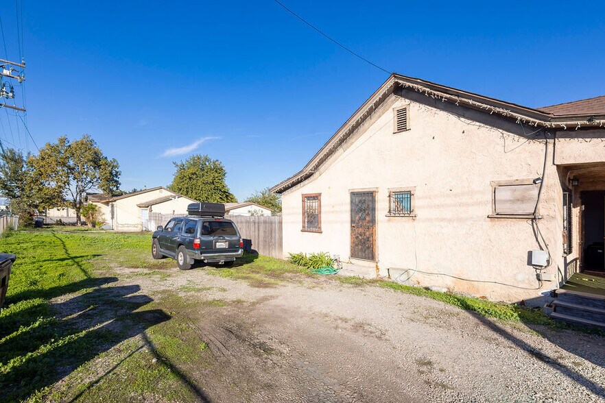 More Photos Of 1230 S Wilmington Ave, Compton Apartments For Sale