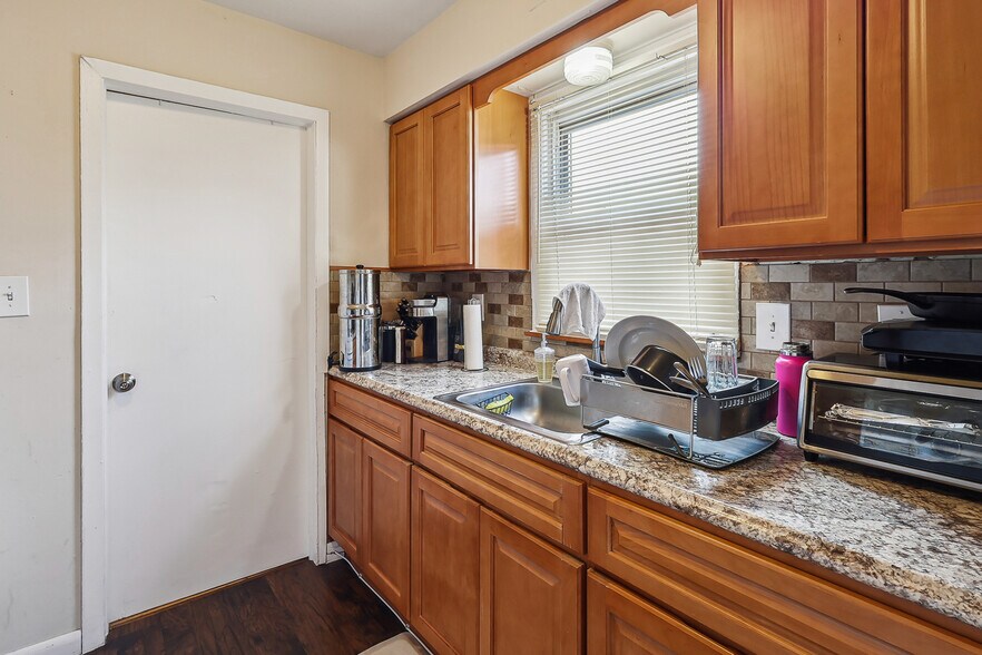 More Photos Of 147 Chestnut St, Roselle Park Storefront Retail Residential For Sale