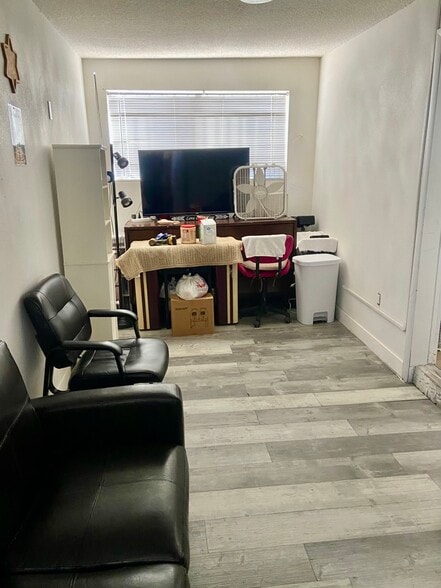 More Photos Of 1401 S Eastern Ave, Las Vegas Office For Sale