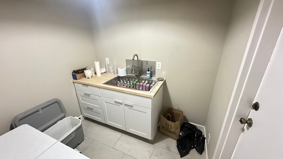 More Photos Of 899 E Grand Ave, Escondido Medical For Sale