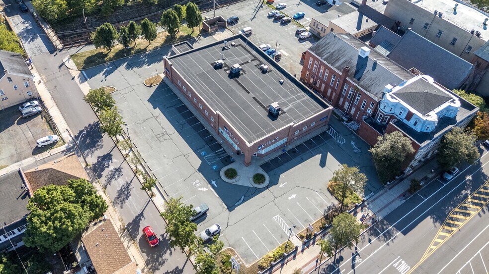 More Photos Of 340 E High St, Pottstown Drugstore For Sale