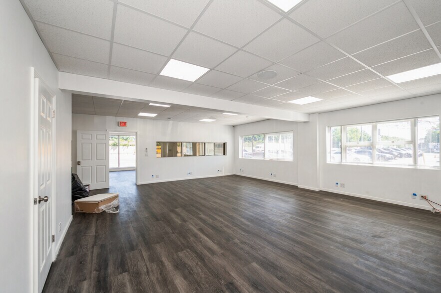More Photos Of 2846 Sunrise Hwy, Bellmore General Retail For Sale