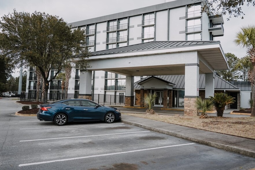 More Photos Of 3640 Dorchester Rd, North Charleston Hotel For Sale