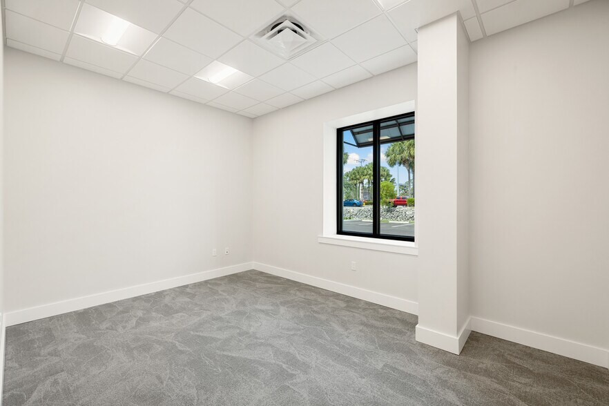 More Photos Of 8111 Broadway Ave E, Estero Storefront Retail Office For Lease
