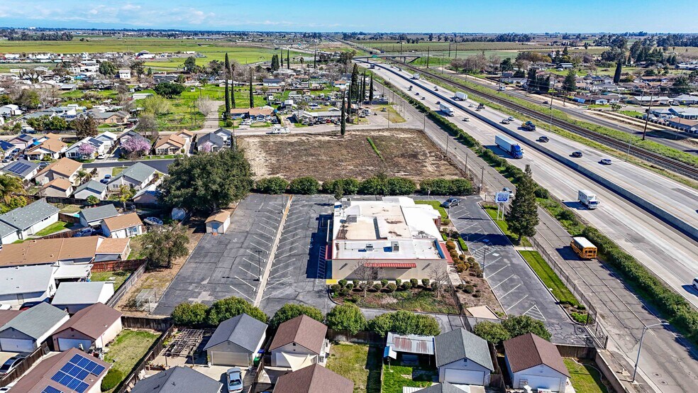 More Photos Of 971 E Broadway Ave, Atwater Office For Lease