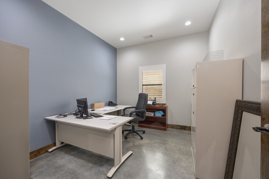 More Photos Of 299 W Eldorado Pky, McKinney Office For Sale