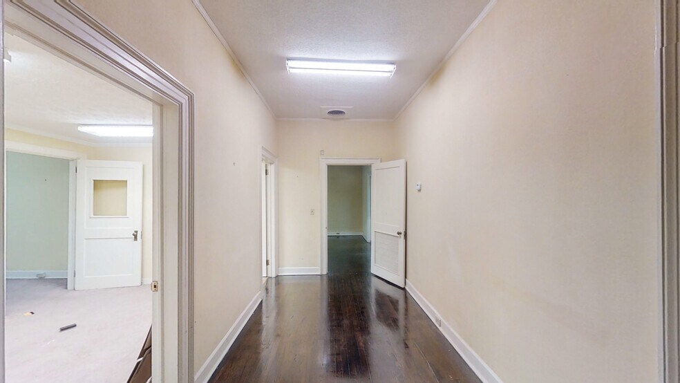 More Photos Of 1015 13th St, Columbus General Retail For Sale