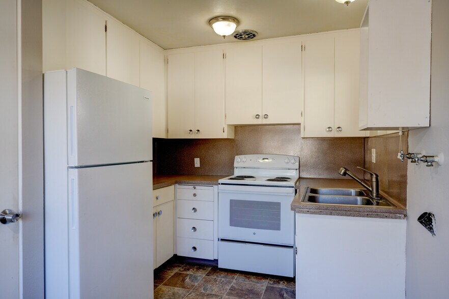 More Photos Of 1049 SE Walnut St, Hillsboro Apartments For Sale