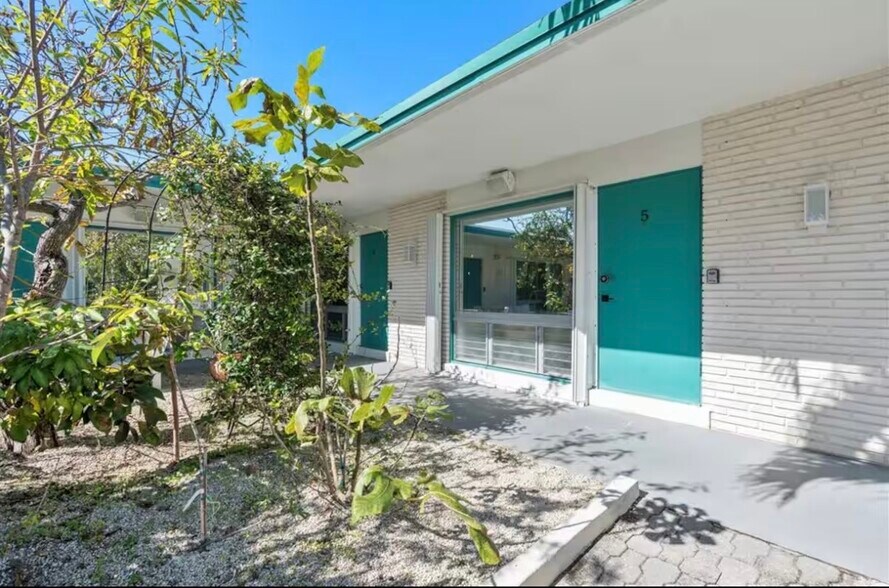 More Photos Of 333 Palm St, Hollywood Apartments For Sale